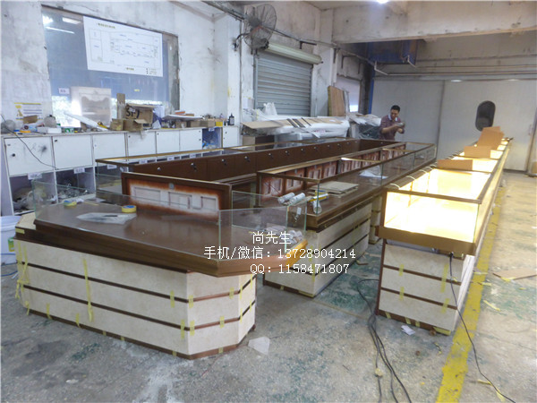 黃金珠寶展示柜.jpg