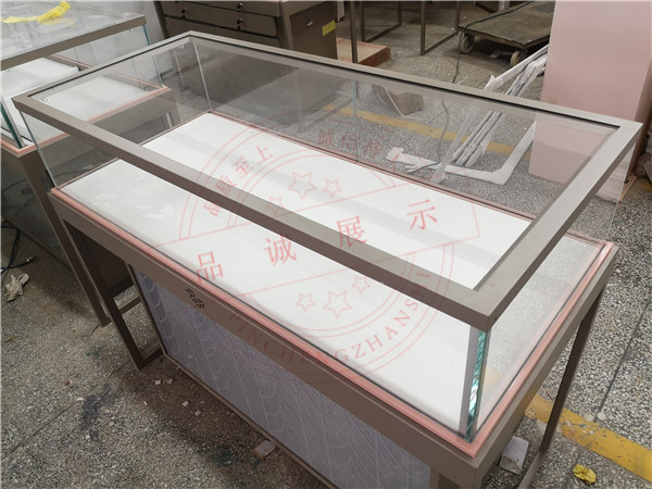 鉆石小鳥蘇州吳江愛琴海加盟店鉆石展柜設(shè)計制作完工