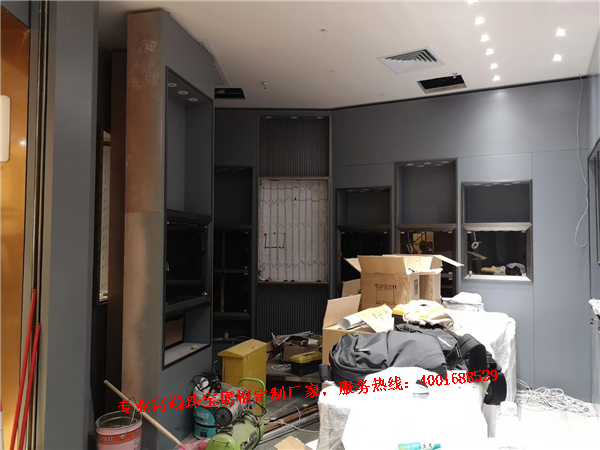 珠寶展柜現(xiàn)場(chǎng)安裝.jpg